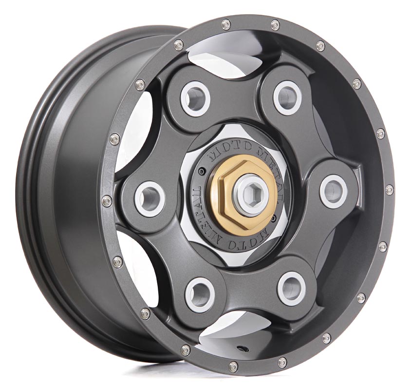 Rin 17 9 6X135/139.7 Moto Metal Mo977 GM ET18 CB